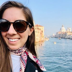 Meet your Posher, Katelyn